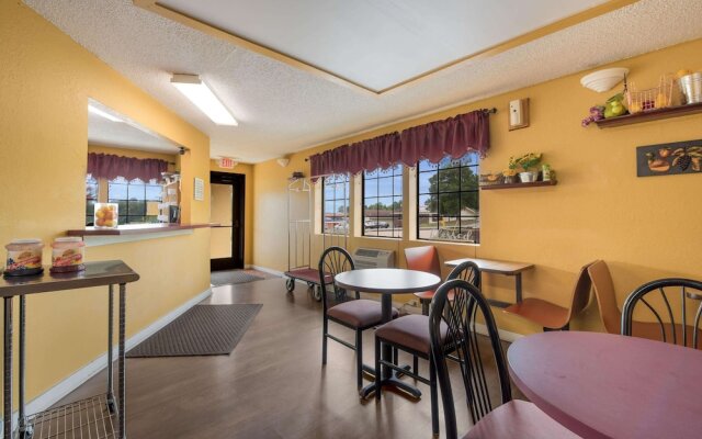 America's Best Inn - Benton