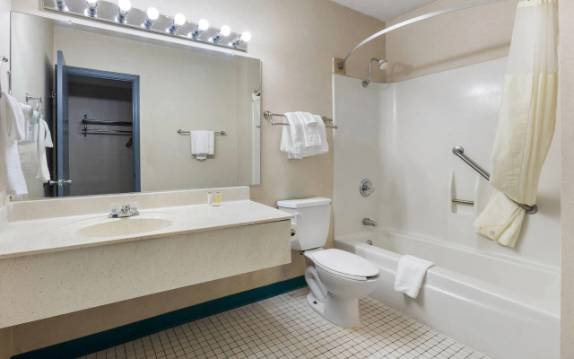 Days Inn by Wyndham Madisonville