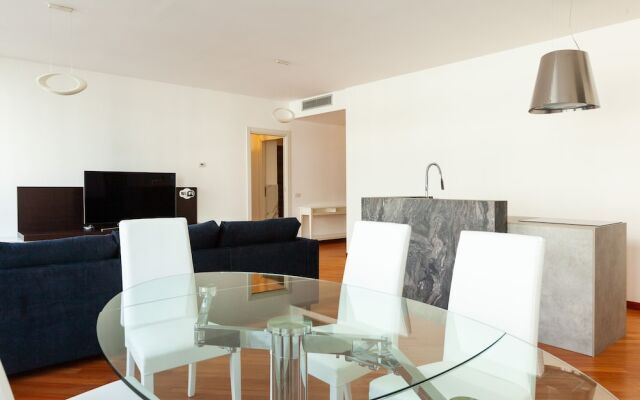 Larga - 1446 - Milan - HLD 37319