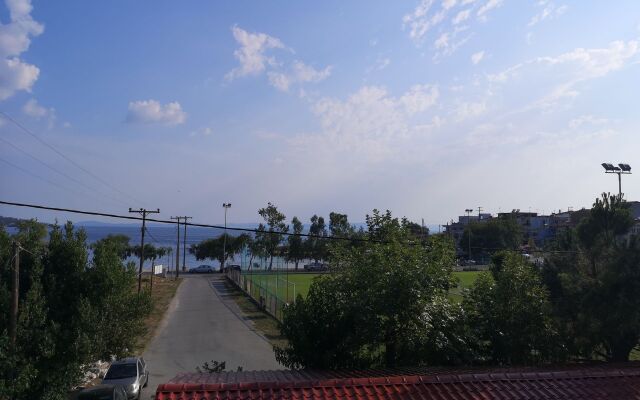 Gyalos Beach Front Aparthotel