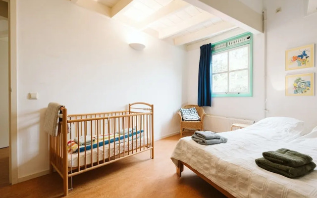 Fairytale Holiday Home With a Lovely Playing Field