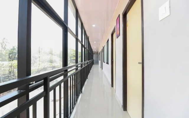 Fort Land Residency by OYO Rooms