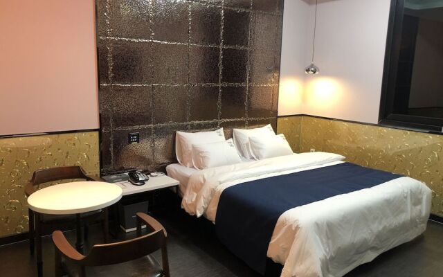 Legend Hotel