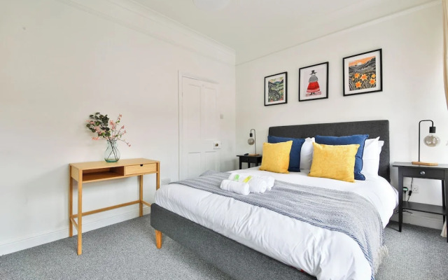 Stunning 2 Bedroom Cardiff Bay House