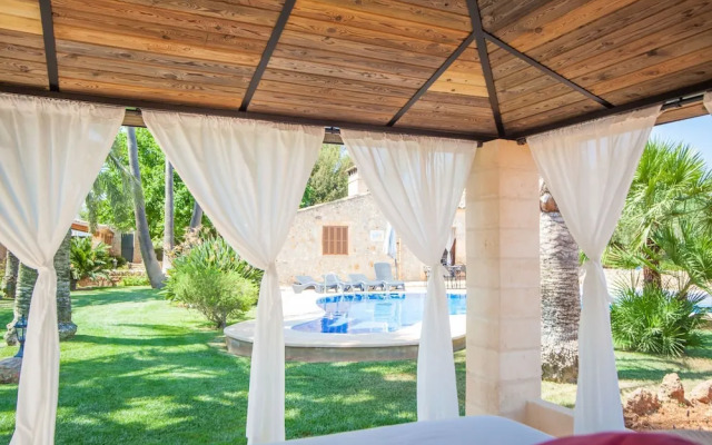 Can Rovey in Inca With 4 Bedrooms and 4 Bathrooms