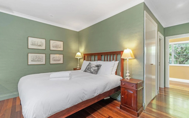 MILHOUSE Berry 4pm Check Out Sundays except Peak season – Guest Rooms – Berry
