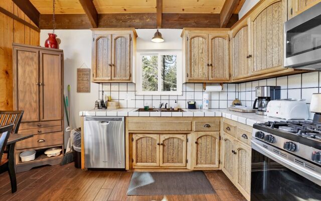 Rustic Retreat #2419