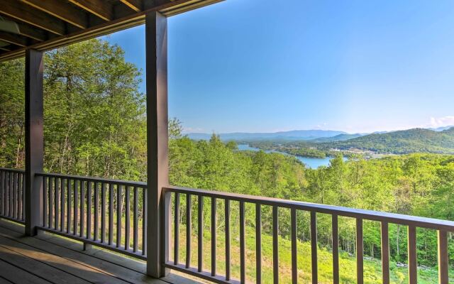 Hiawassee Getaway w/ Deck, Mountain & Lake Views!