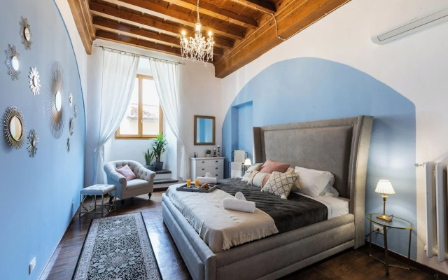 A Florence Palace - 4 Bedroom Apt - Santa Croce