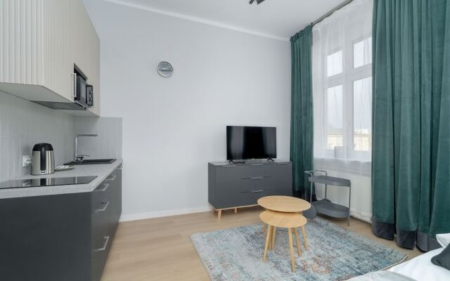 Stylish Grey Studio in Poznan by Renters