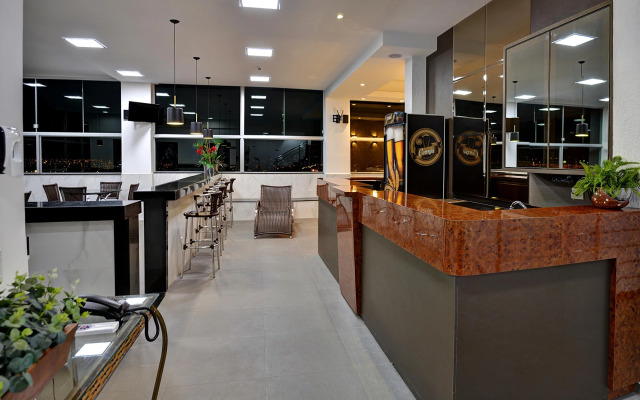 Porto Minas Hotel e Convenções