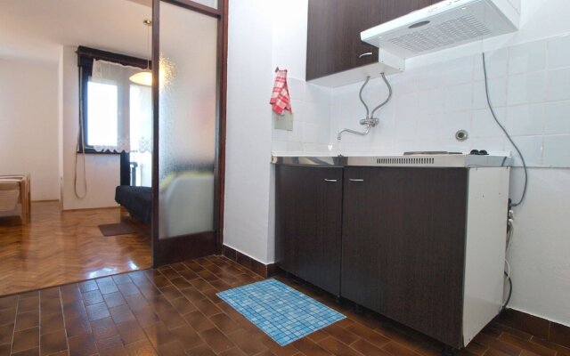Apartment 1738