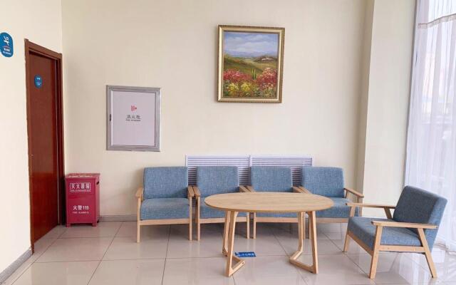 HanTing Hotel (Weihai High-speed Railway Station Qilu Mall)