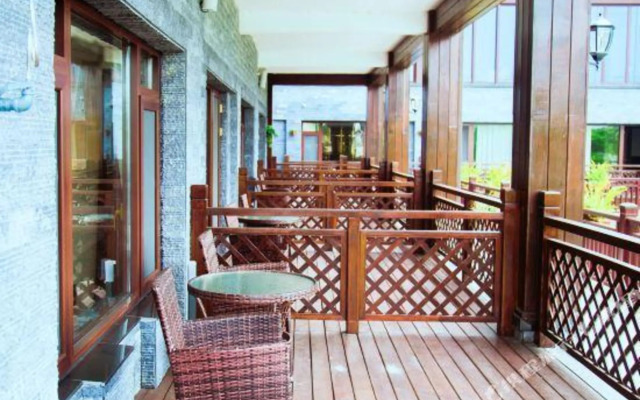 Taihuyuan Holiday Hotel