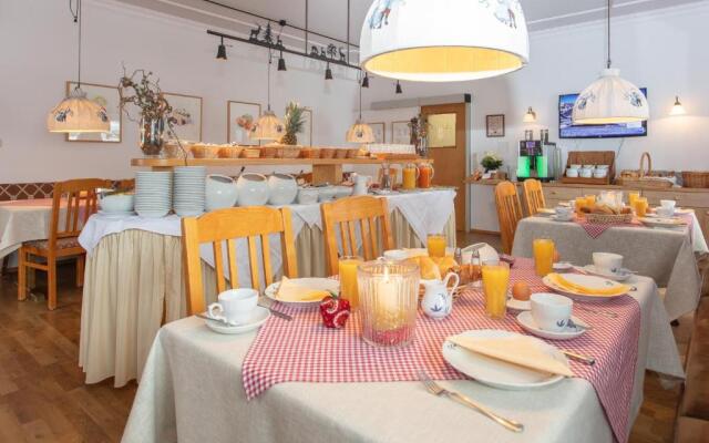 Hotel Pension Pinzgauer Hof