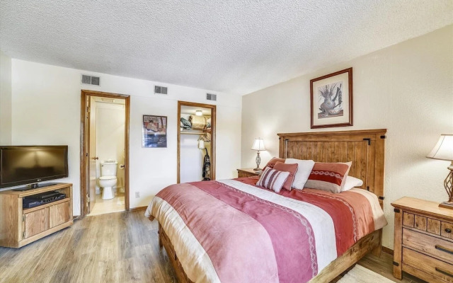 Mountainside  155a 2 Bedroom Condo by RedAwning