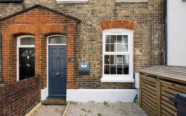 Salisbury Residences by Charles Hope
