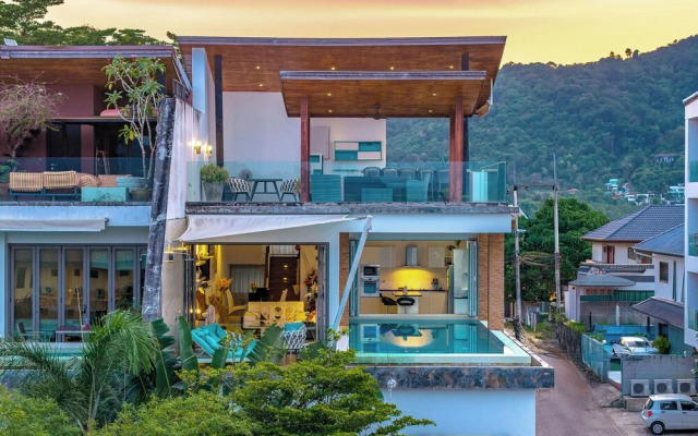 3BR Retreat Sea View V210