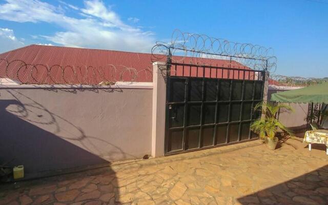 Maison, 15 min walk to acacia with Free Wi-Fi