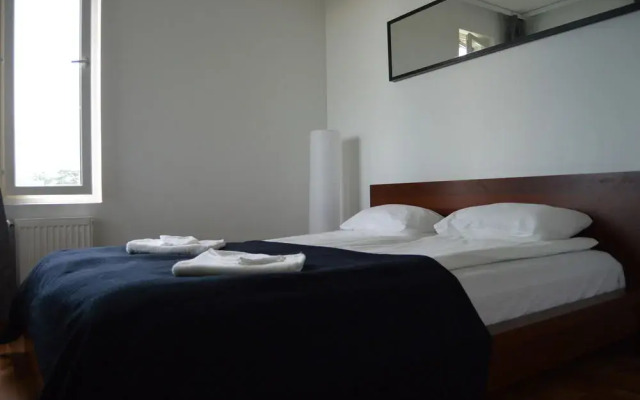 Airport Apartments