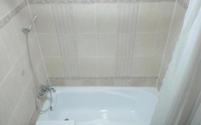 Apartment Beside Ibis Hotel