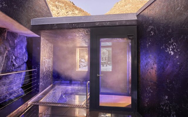 Hotel Firefly