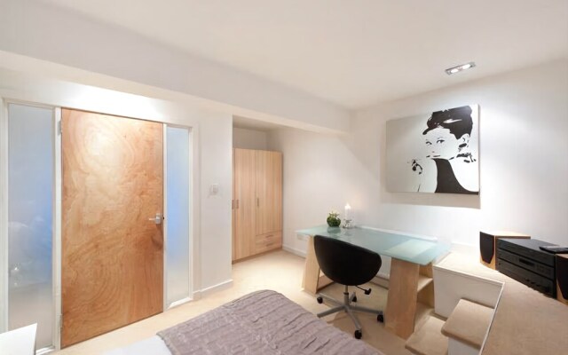 Henderson Street Apartment