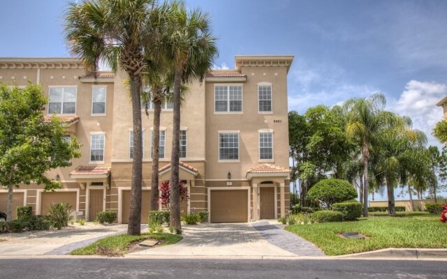 Spacious Vista Cay Townhome Newly Furnished!