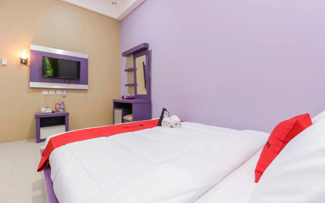 RedDoorz Plus near Stasiun Bekasi