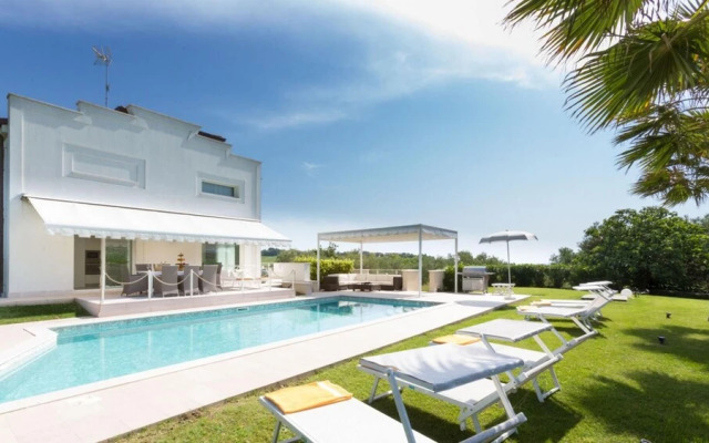 Villa Surya 8 2 in Scacciano