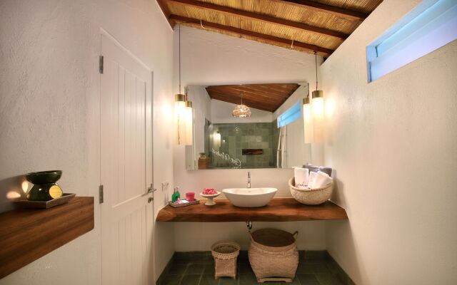 PinkCoco Gili Air - Constant Surprises & for Cool Adults Only