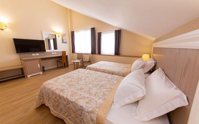 F And M Hotel Tirana