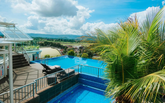 Platinum Adisucipto Hotel & Conference