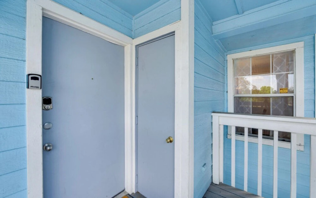 Kissimmee Condo: Community Pool, Close to Parks
