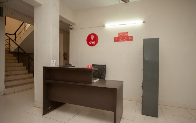 OYO Flagship 24454 OMR Hindustan Univ