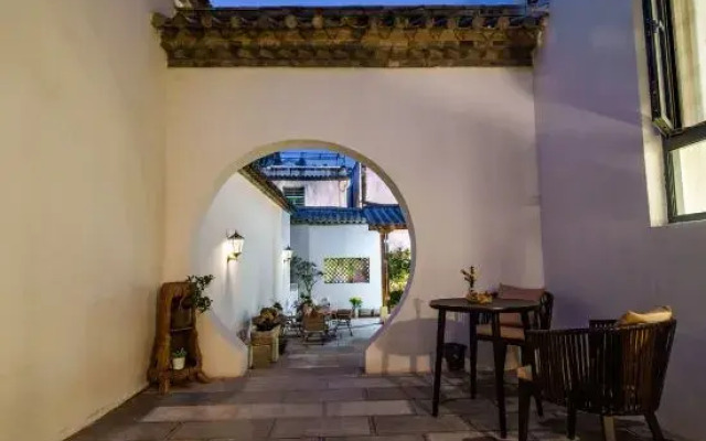 Lichen Homestay (Jianshui Ancient City Center)