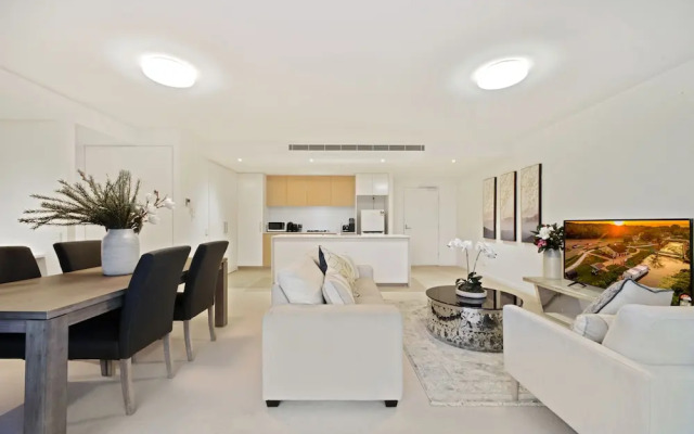 HomeHotel-Spacious Luxury Apt Next to Shopping