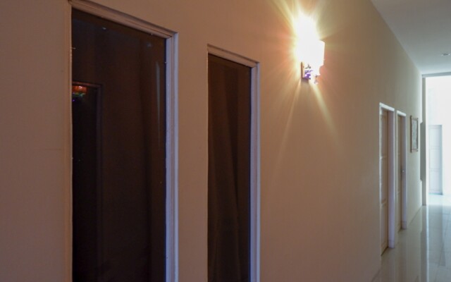 RedDoorz @ Hotel Grand Aulia Majene