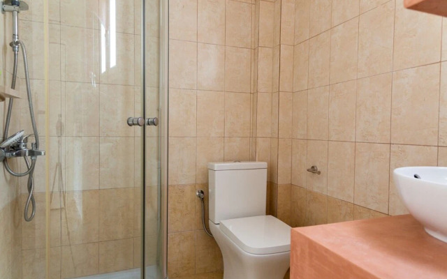 Danae Comfort Living