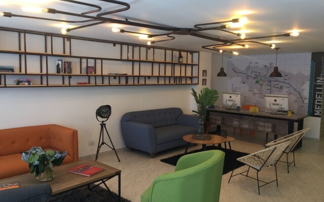 Los Patios Suites Hostal