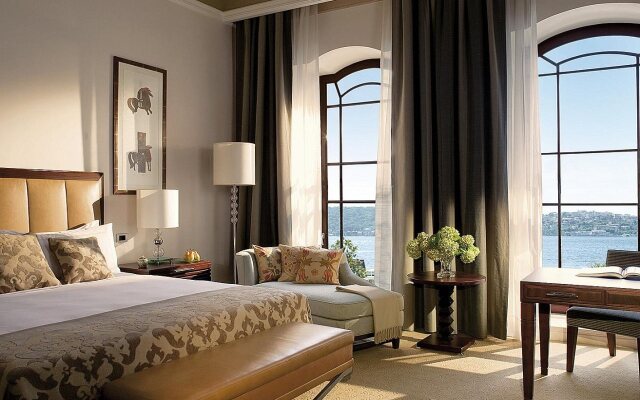 Four Seasons Hotel Istanbul at the Bosphorus