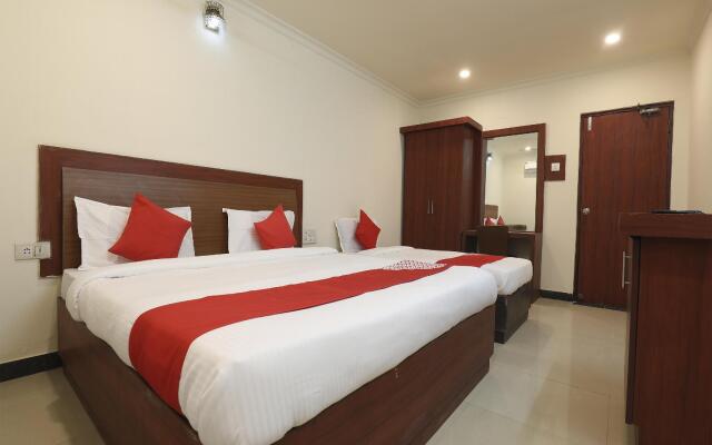 OYO 14726 Hotel Vaishnavi park