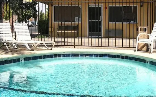 Rodeway Inn