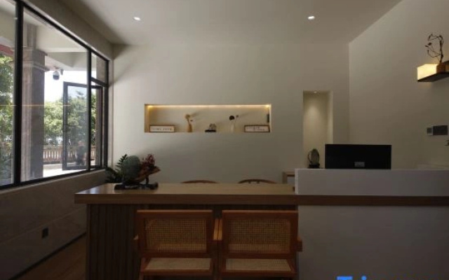 Sea rhyme Mountain House Hotel (Zhuhai Jinwan Airport Branch)