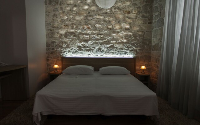 Tifani Luxury Rooms 2