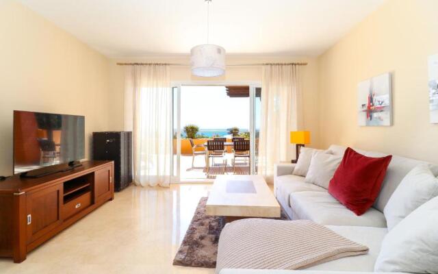 Luxury 2BR Condo B3 by Rafleys, Panoramic Sea Views, 7 mins Walk to the Beach