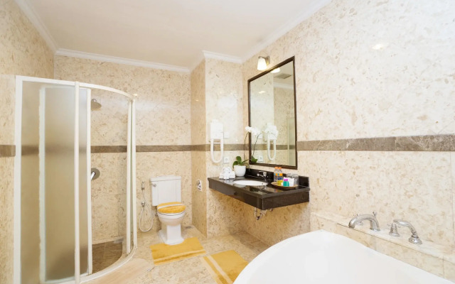 Royal Orchids Garden Hotel & Condominiums