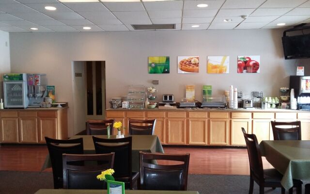 Quality Inn & Suites Escanaba North