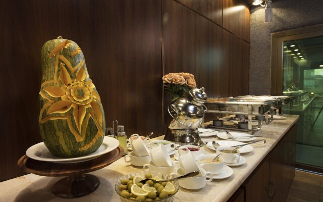 Palms Lily Hotel Suites