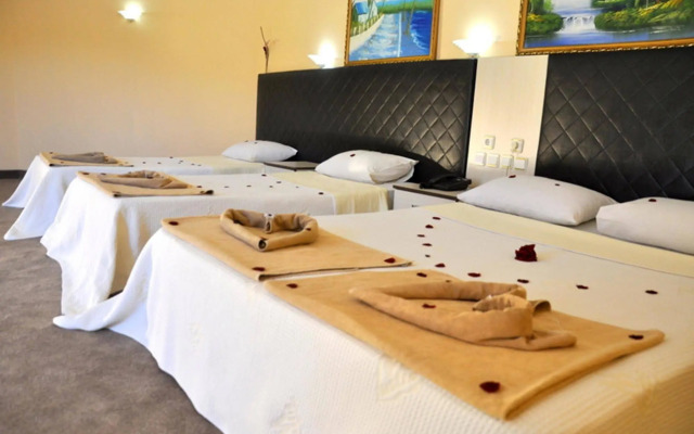 Mustis Royal Plaza Hotel
